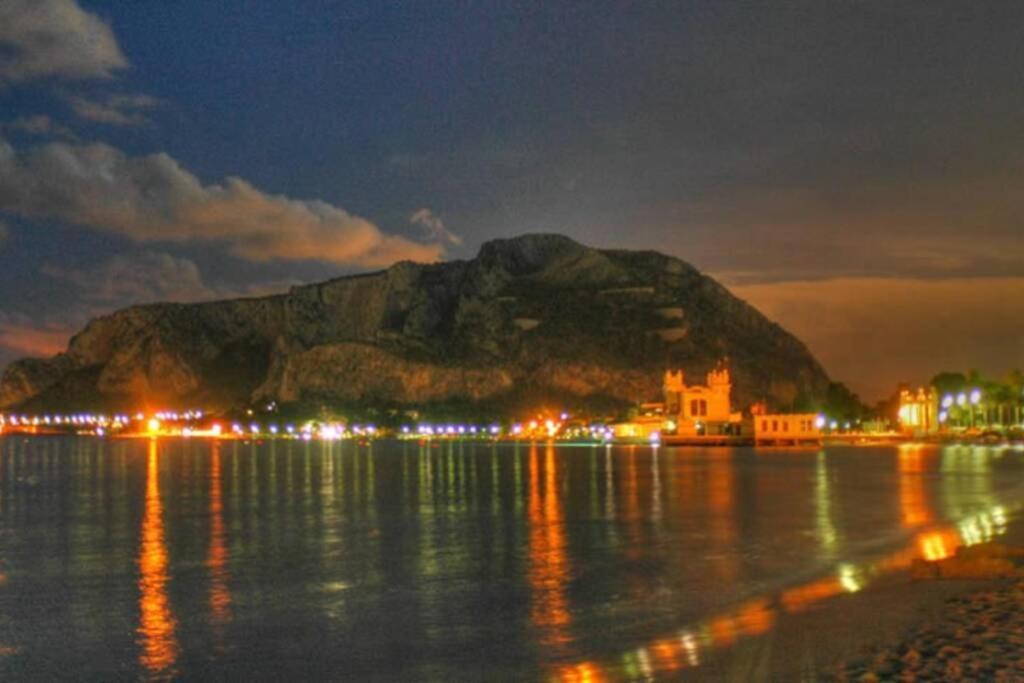La Casetta Di Giuli Apartment ปาแลร์โม ภายนอก รูปภาพ